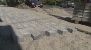 Folytatódik a járdaépítés