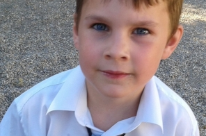 A szentendrei rendőrök a 6 éves Szalai Bencét keresik.